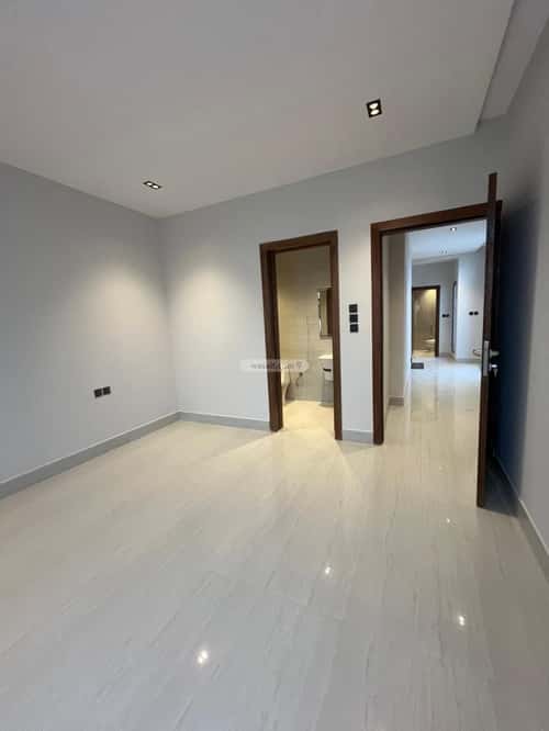 Villa 400 SQM Facing North East on 25m Width Street Al-Mahdiyah, West Riyadh, Riyadh