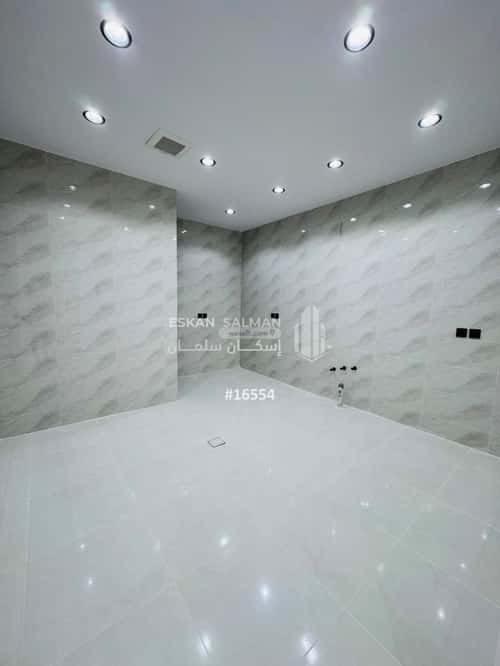 فيلا 310.86 متر مربع شمالية على شارع 12م ريحه، الطائف