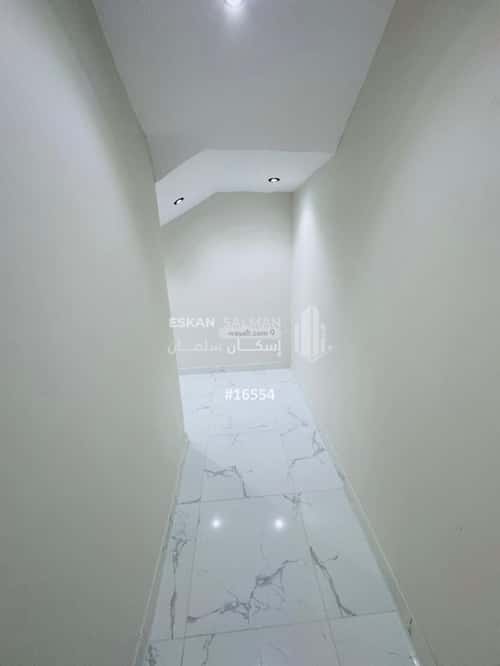 فيلا 310.86 متر مربع شمالية على شارع 12م ريحه، الطائف