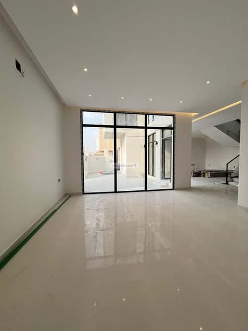 فيلا 361.86 متر مربع شرقية على شارع 20م المهدية، غرب الرياض، الرياض