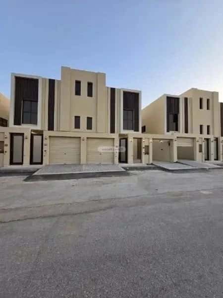 فيلا 5 غرف في عكاظ