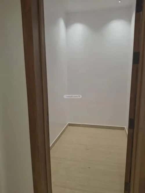 دور 6 غرف في عكاظ