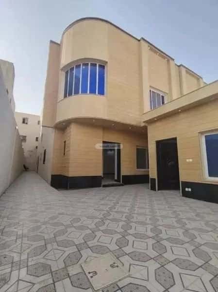 5 bedroom villa in Al Hazm