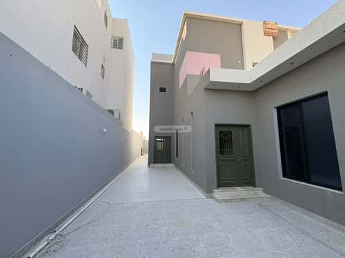 فيلا 365 متر مربع شمالية على شارع 15م Al Adamah, Al Kharj