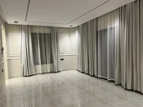 فيلا 300 متر مربع شرقية على شارع 15م إشبيلية، شرق الرياض، الرياض