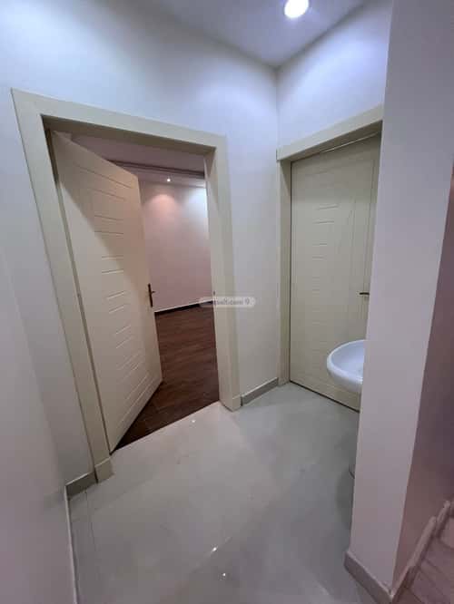 فيلا 200 متر مربع غربية على شارع 20م المهدية، غرب الرياض، الرياض