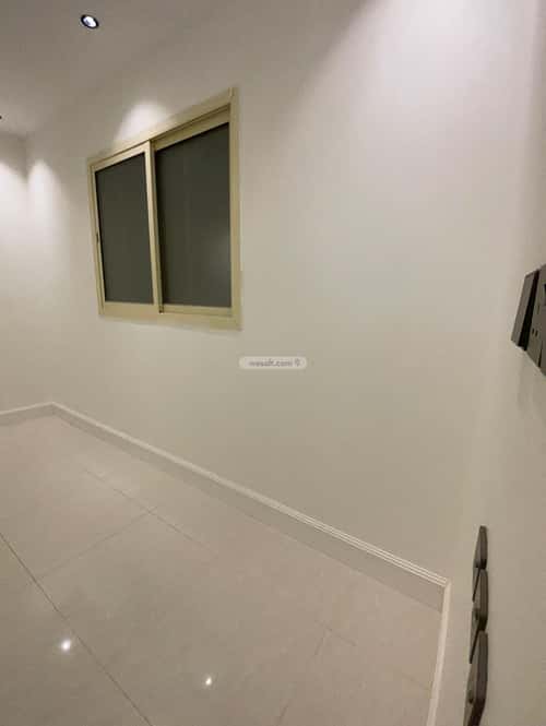 فيلا 300 متر مربع شمالية على شارع 15م الحزم، غرب الرياض، الرياض