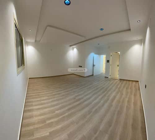 فيلا 300 متر مربع شمالية على شارع 15م الحزم، غرب الرياض، الرياض