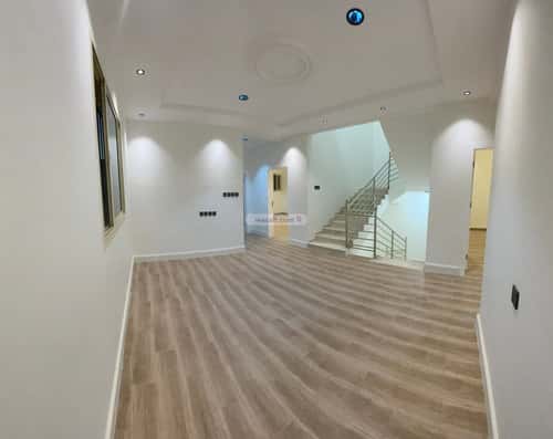 فيلا 300 متر مربع شمالية على شارع 15م الحزم، غرب الرياض، الرياض