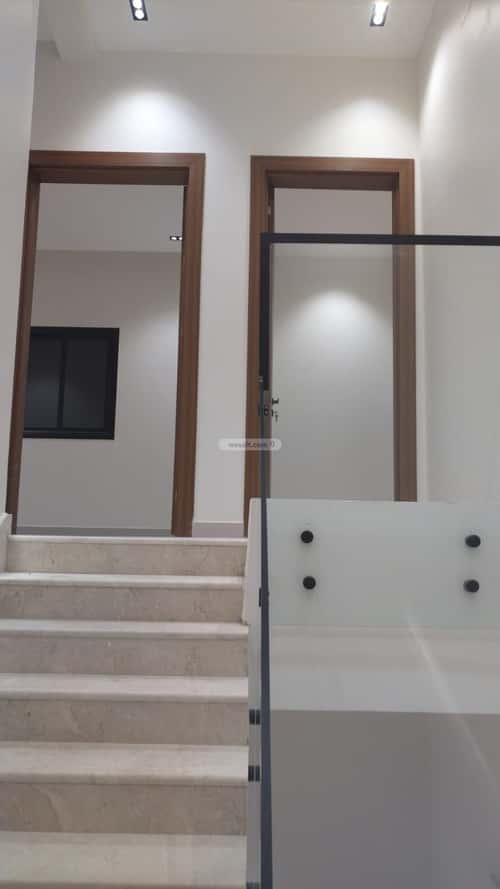 Floor 199.52 SQM with 3 Bedrooms Al-Muanisiyah, East Riyadh, Riyadh