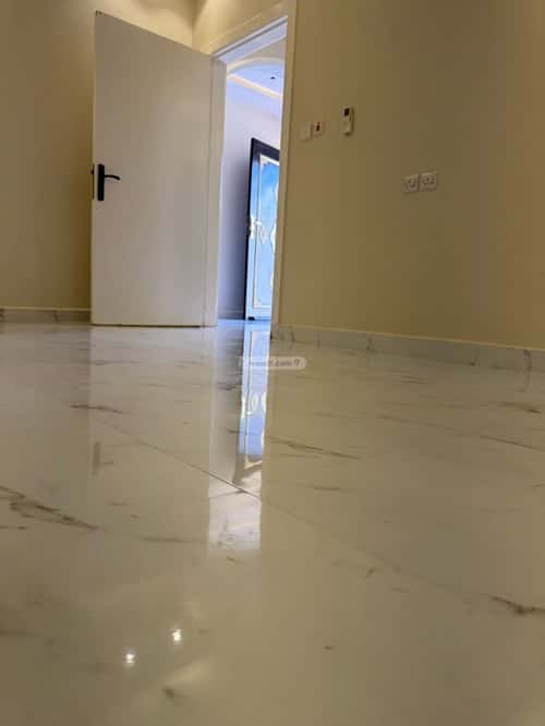 فيلا 420 متر مربع شرقية على شارع 15م العوالي، غرب الرياض، الرياض