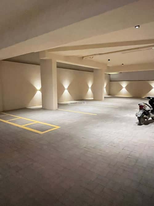 Building 900 SQM Facing North Al-Mahdiyah, West Riyadh, Riyadh