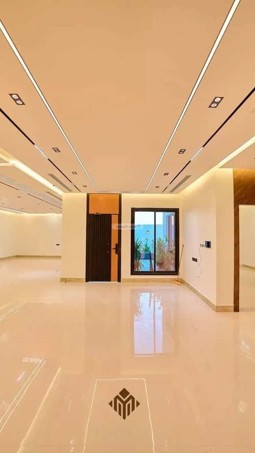 Building 450 SQM Facing East Al-Mahdiyah, West Riyadh, Riyadh