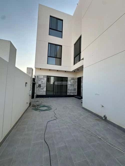 6 bedroom villa in Al Mahdiyyah