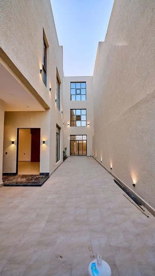 6 bedroom villa in Al Mahdiyyah