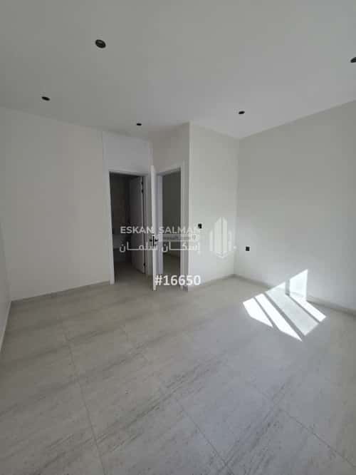 Floor 146 SQM with 5 bedrooms المرجان، شرق الرياض، الرياض