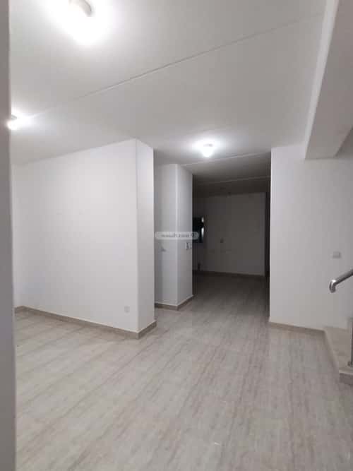 فيلا 250 متر مربع غربية على شارع 15م مطار الملك خالد الدولي، شمال الرياض، الرياض