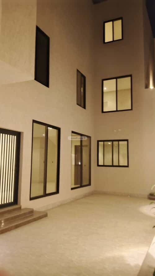 فيلا 424.76 متر مربع غربية على شارع 20م الشعلة، الدمام