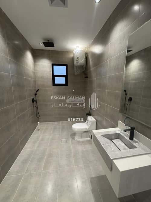 Apartment with 5 Bedrooms Al- Nadwah, East Riyadh, Riyadh