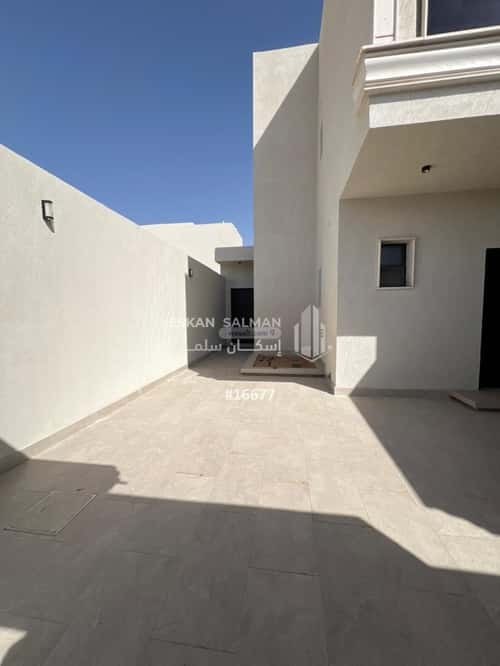 فيلا 250 متر مربع جنوبية على شارع 15م النخيل، بريدة