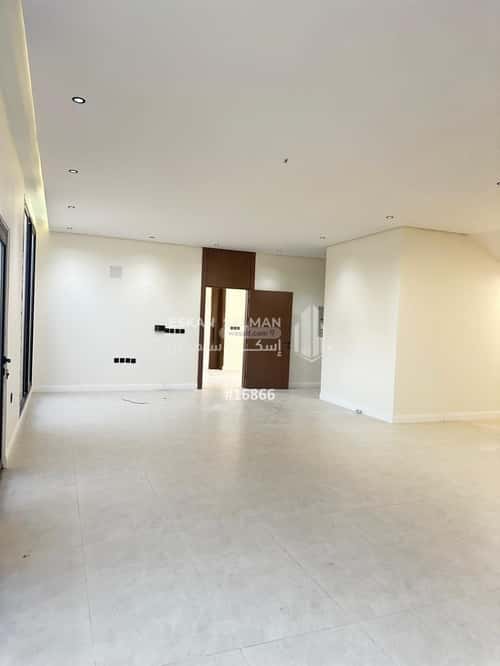 فيلا 352 متر مربع شمالية على شارع 20م السيف، الدمام