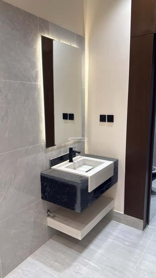 Apartment with 5 Bedrooms Al- Nadwah, East Riyadh, Riyadh