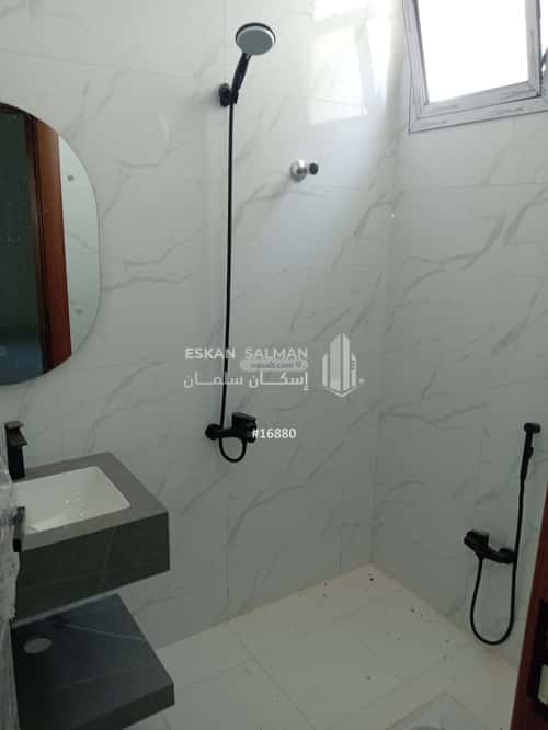 فيلا 264 متر مربع شرقية على شارع 15م الضاحي الغربي، بريدة