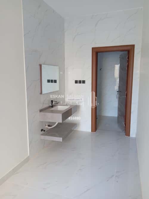 فيلا 264 متر مربع شرقية على شارع 15م الضاحي الغربي، بريدة