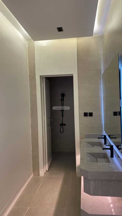 4 bedroom villa in Dhahrat Laban