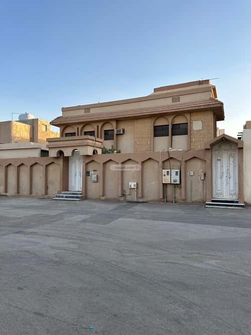 فيلا 810 متر مربع شرقية على شارع 15م بدر، جنوب الرياض، الرياض