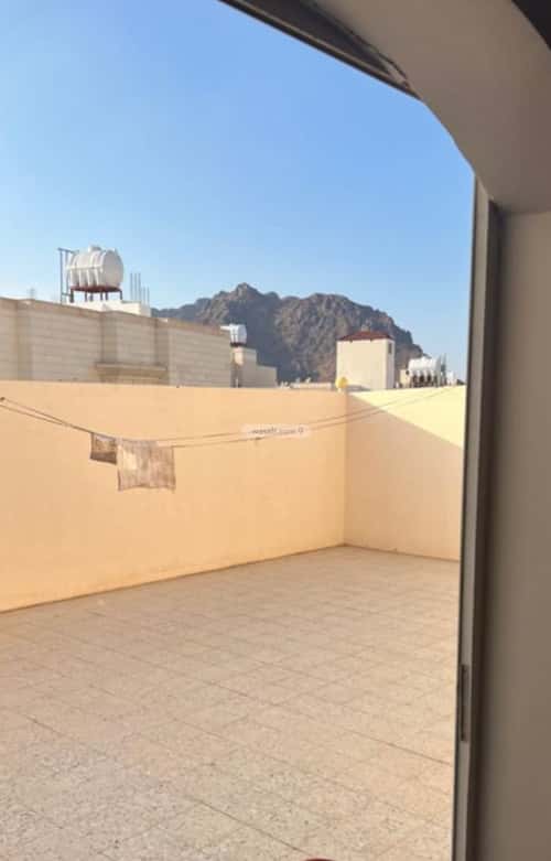 Building 650 SQM Facing West Al Wizarat, Madinah