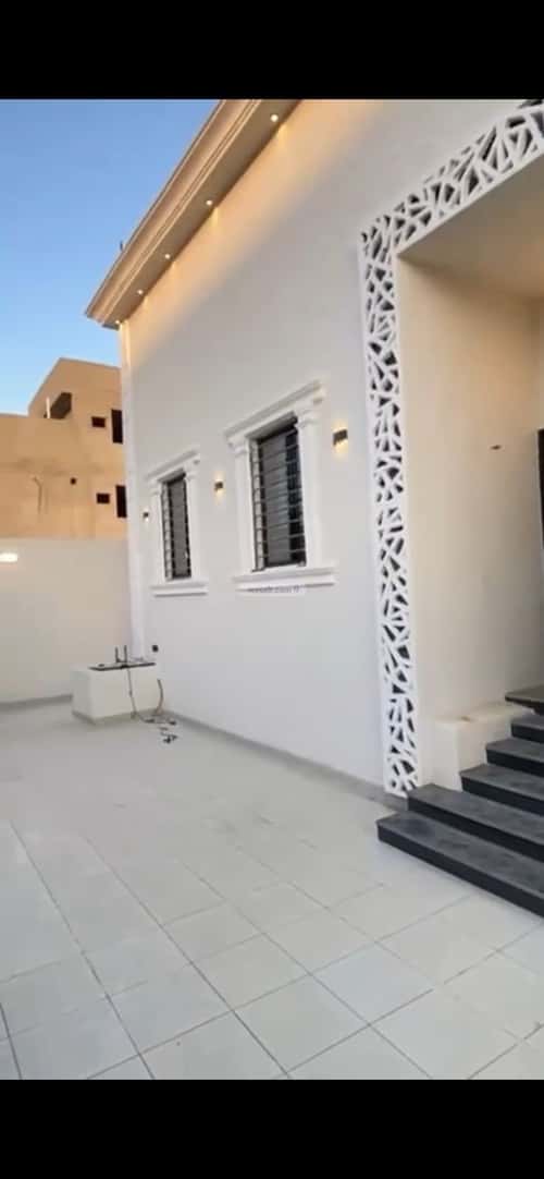 Floor 450 SQM with 5 Bedrooms The Housing District, Alttayif