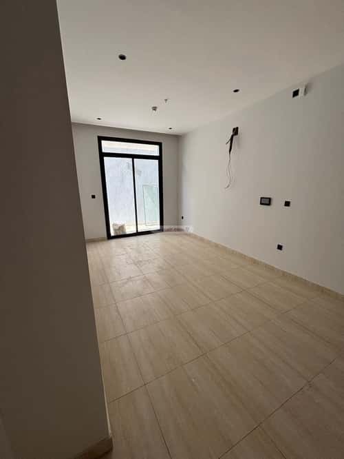 شقة 300 متر مربع ب 4 غرف الرمال، شرق الرياض، الرياض