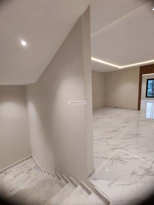 فيلا 250 متر مربع شمالية على شارع 15م العارض، شمال الرياض، الرياض