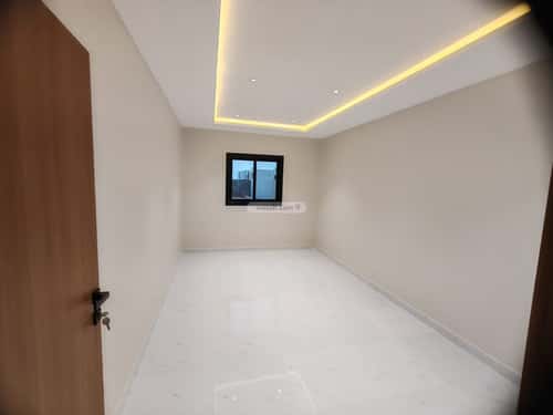 فيلا 250 متر مربع شمالية على شارع 15م العارض، شمال الرياض، الرياض