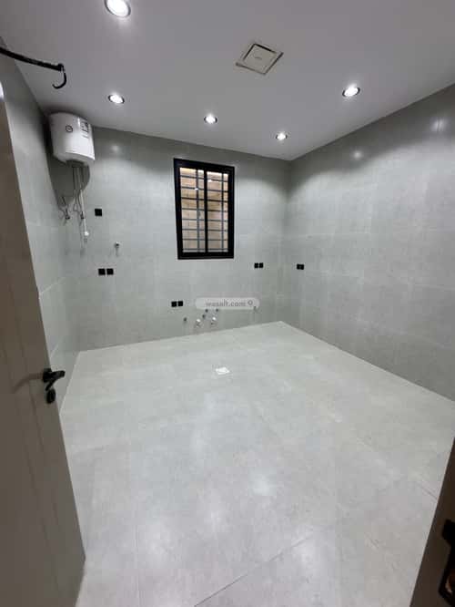 Floor 334.7 SQM with 8 Bedrooms Al-Wurud, Khamis Mushait