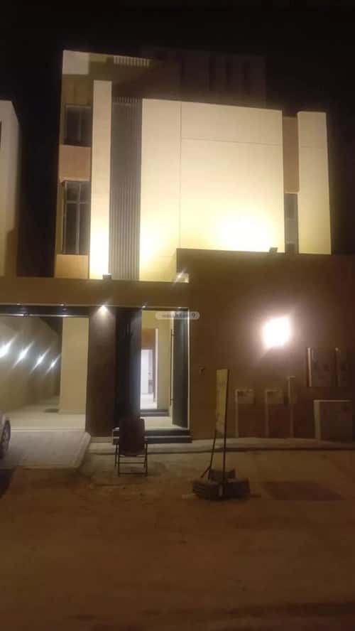 4 bedroom floor in Al Janadriyah