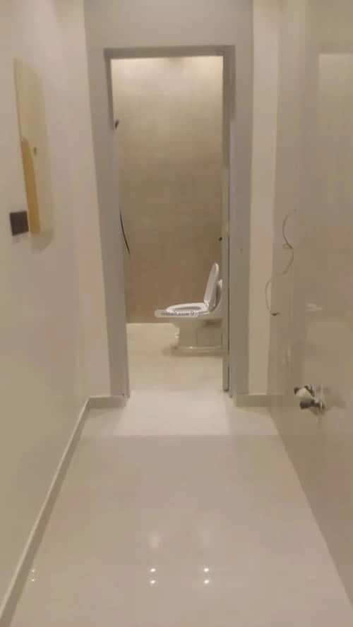 4 bedroom floor in Al Janadriyah