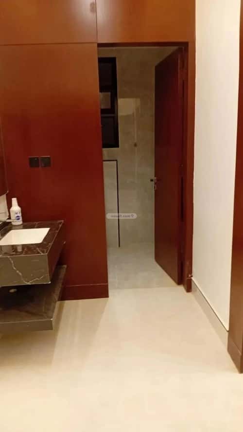 3 bedroom floor in Al Janadriyah