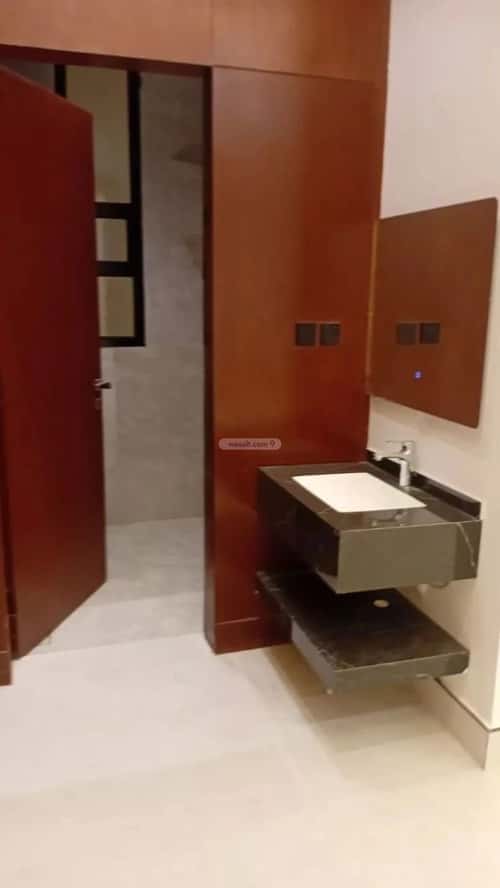 3 bedroom floor in Al Janadriyah