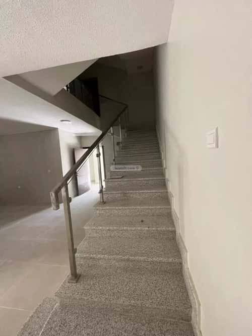 فيلا 300 متر مربع واجهة غربية ب 5 غرف الجنادرية، شرق الرياض، الرياض