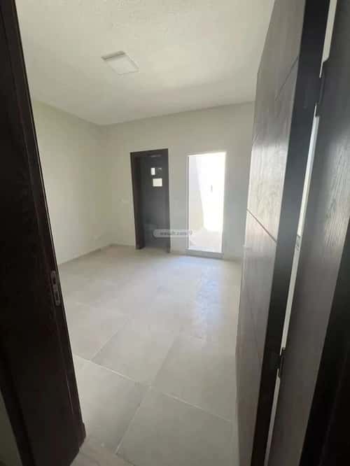 فيلا 300 متر مربع واجهة غربية ب 5 غرف الجنادرية، شرق الرياض، الرياض