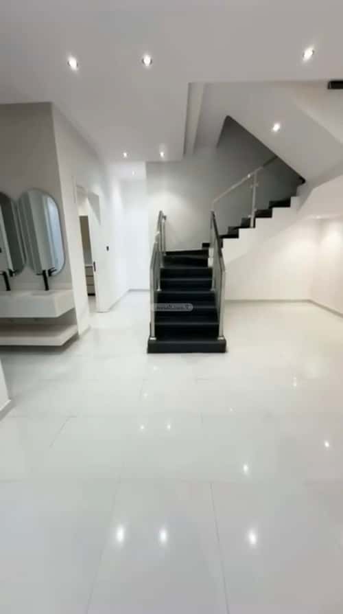 Villa 334.54 SQM Facing North with 4 Bedrooms Al-Janadriyah, East Riyadh, Riyadh