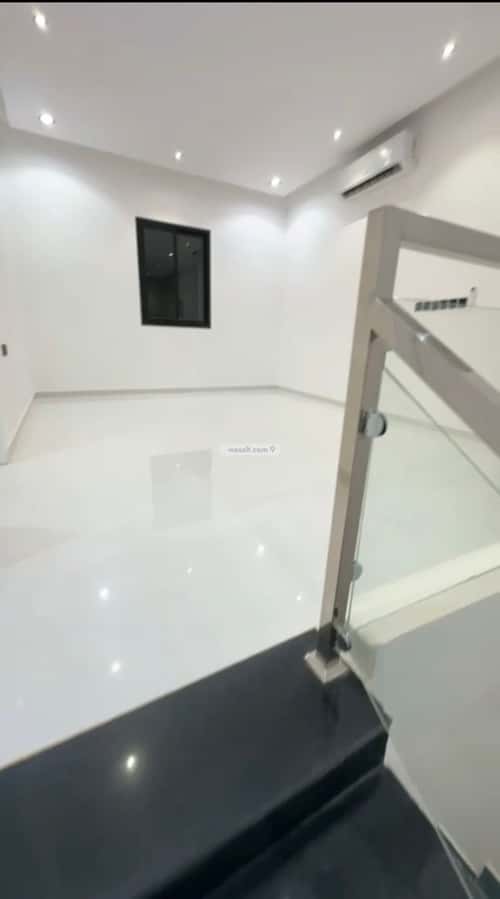 Villa 334.54 SQM Facing North with 4 Bedrooms Al-Janadriyah, East Riyadh, Riyadh