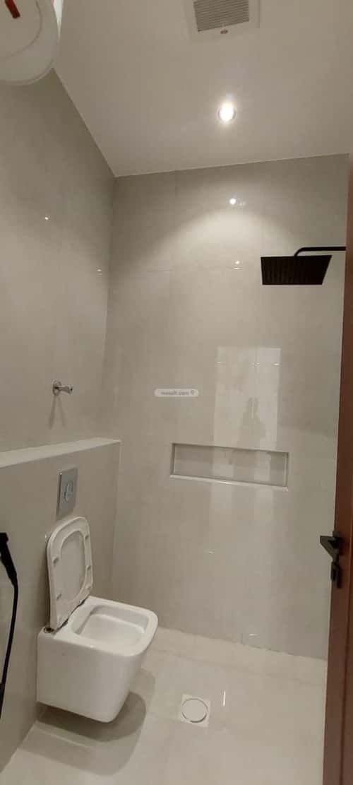 فيلا 300 متر مربع جنوبية على شارع 20م العوالي، غرب الرياض، الرياض