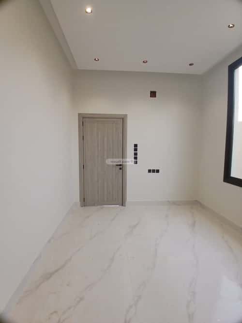 فيلا 300 متر مربع جنوبية على شارع 20م العوالي، غرب الرياض، الرياض