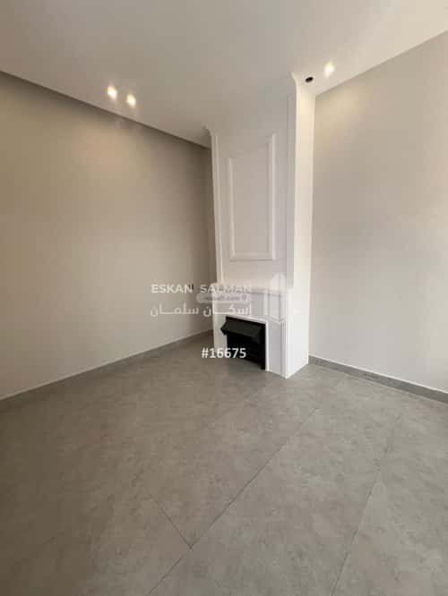 فيلا 250 متر مربع غربية على شارع 15م الروضة، بريدة