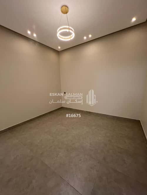 فيلا 250 متر مربع غربية على شارع 15م الروضة، بريدة