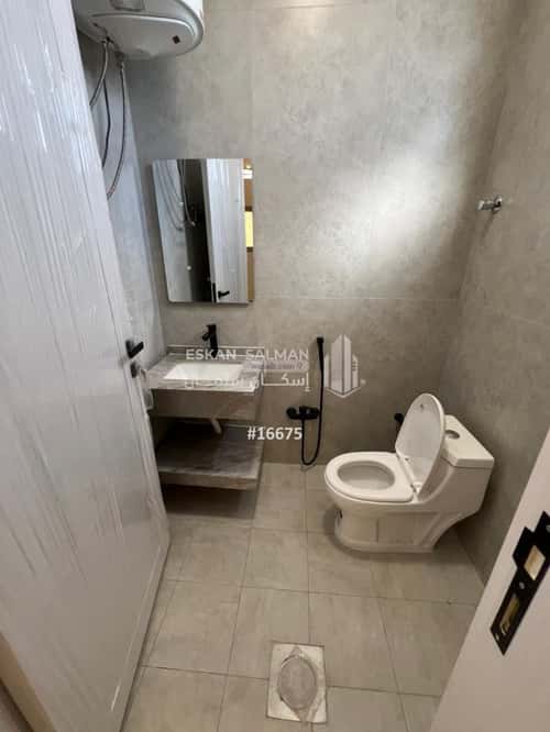 فيلا 250 متر مربع غربية على شارع 15م الروضة، بريدة