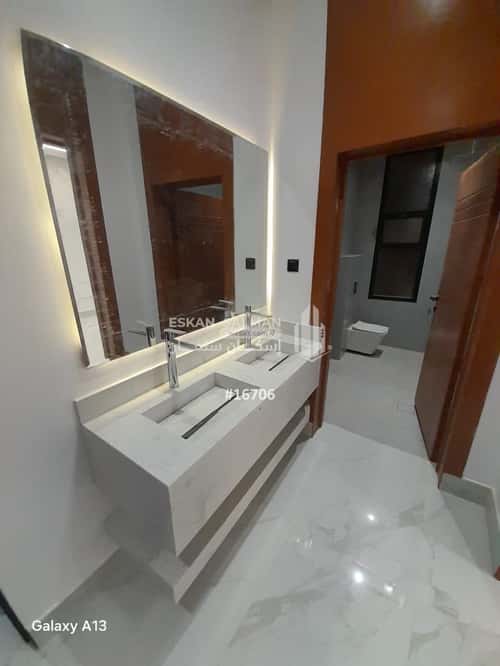 شقة ب 5 غرف الجنادرية، شرق الرياض، الرياض